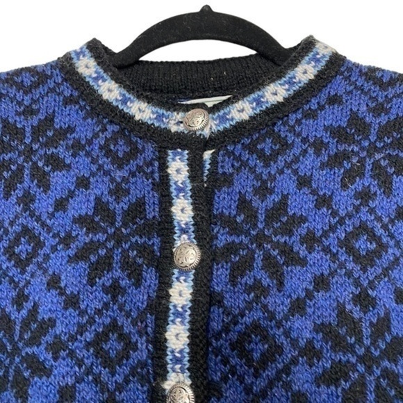 L.L. Bean Wool Fair Isle Nordic Cardigan Sweater Silver Buttons Size Medium (M) - Picture 4 of 6